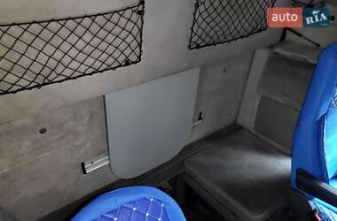 Грузопассажирский фургон Renault Magnum 2009 в 
