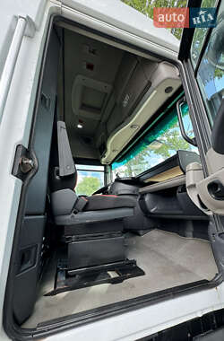Тягач Renault Magnum 2012 в 