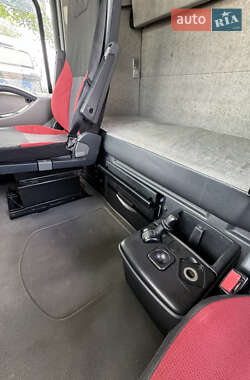 Тягач Renault Magnum 2012 в 
