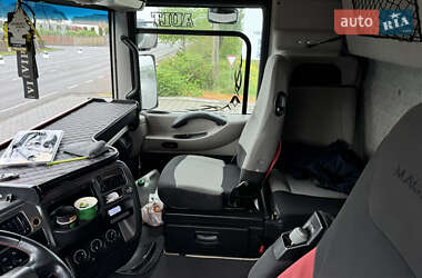 Тягач Renault Magnum 2011 в 