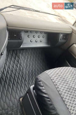 Тягач Renault Magnum 2010 в 