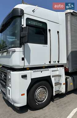 Тягач Renault Magnum 2011 в 