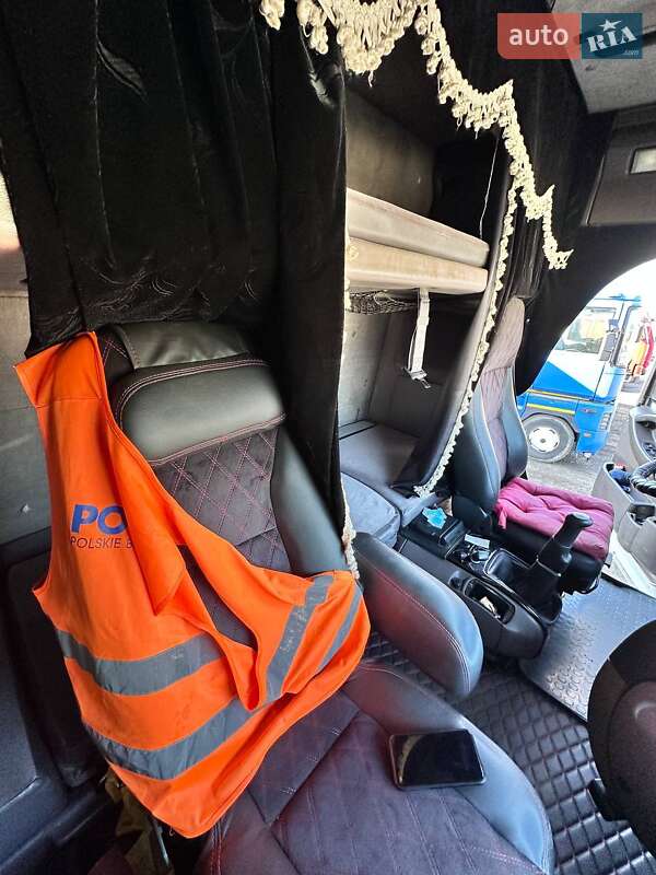 Контейнеровоз Renault Magnum 2004 в Березовке