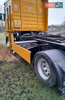 Тягач Renault Magnum 2002 в 