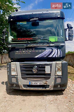 Тягач Renault Magnum 2010 в 