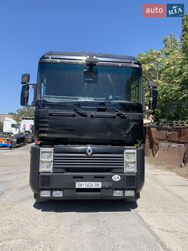 Тягач Renault Magnum 1999 в 
