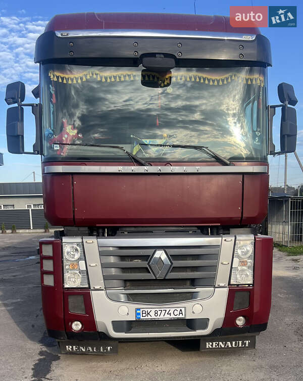 Тягач Renault Magnum 2010 в 