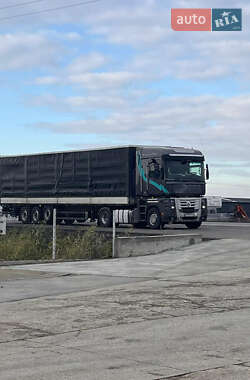 Тягач Renault Magnum 2009 в Тячеве
