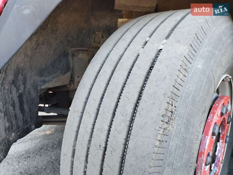 Тягач Renault Magnum 2002 в Семеновке