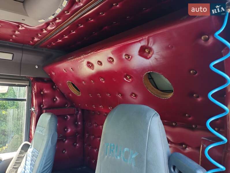 Тягач Renault Magnum 2002 в Семеновке