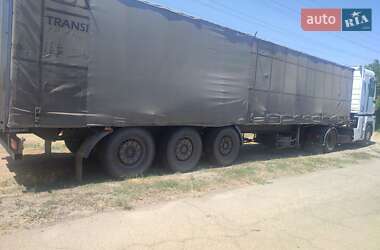 Тягач Renault Magnum 2000 в 