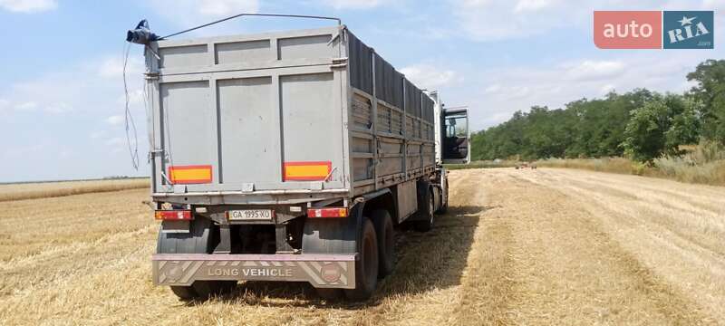 Тягач Renault Magnum 2005 в Катеринополе