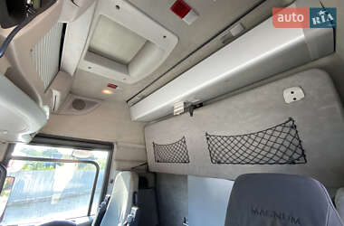 Тягач Renault Magnum 2012 в 