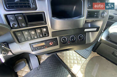 Тягач Renault Magnum 2012 в 