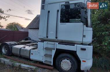 Тягач Renault Magnum 2004 в 