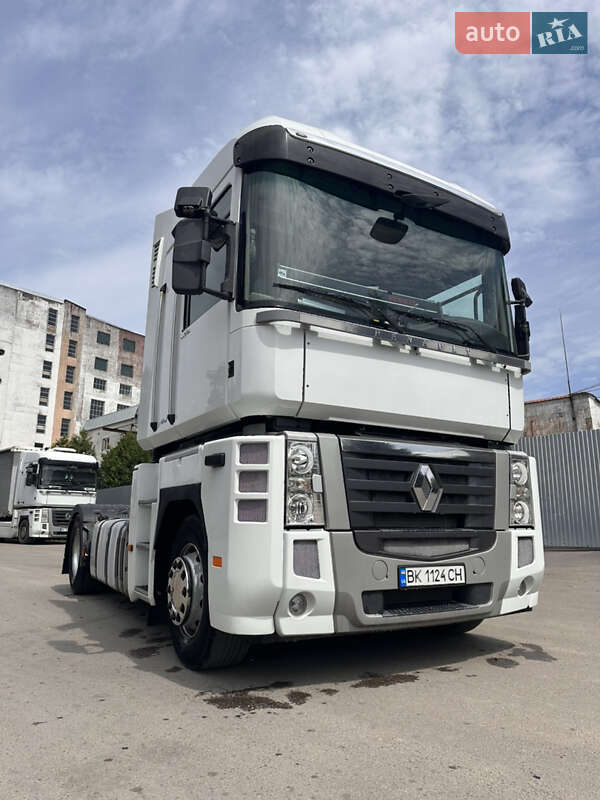 Тягач Renault Magnum 2010 в 