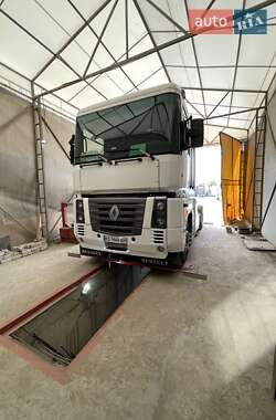 Тягач Renault Magnum 2004 в 