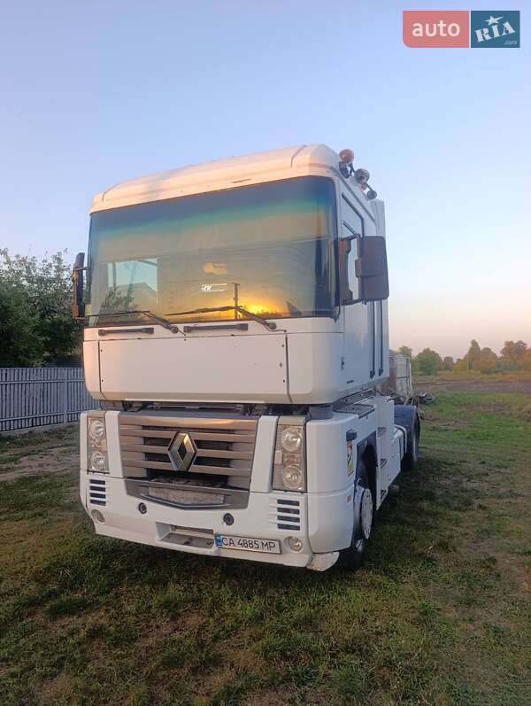 Тягач Renault Magnum 2004 в 