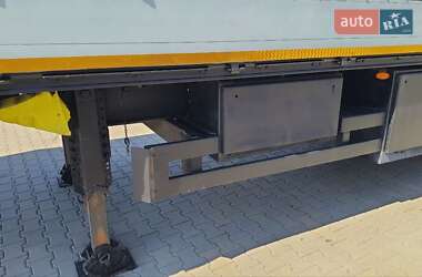 Тягач Renault Magnum 2010 в 