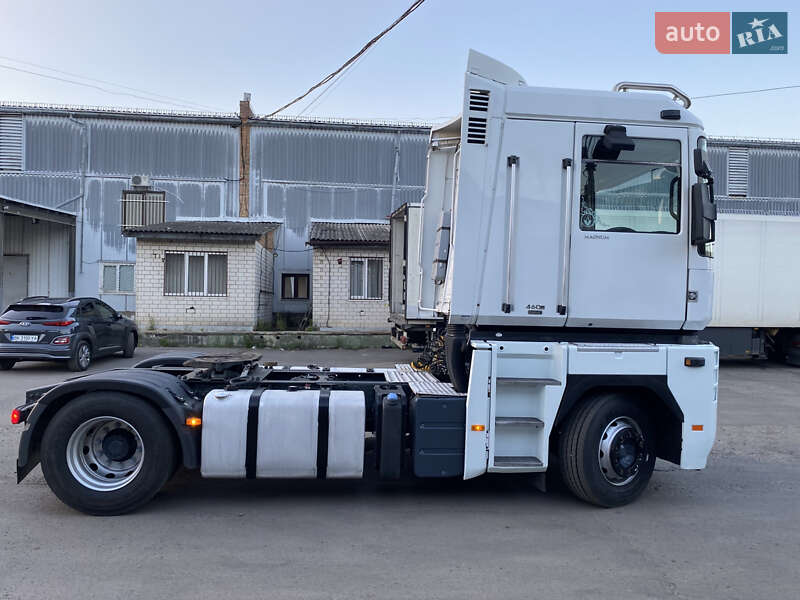 Тягач Renault Magnum 2008 в Ровно