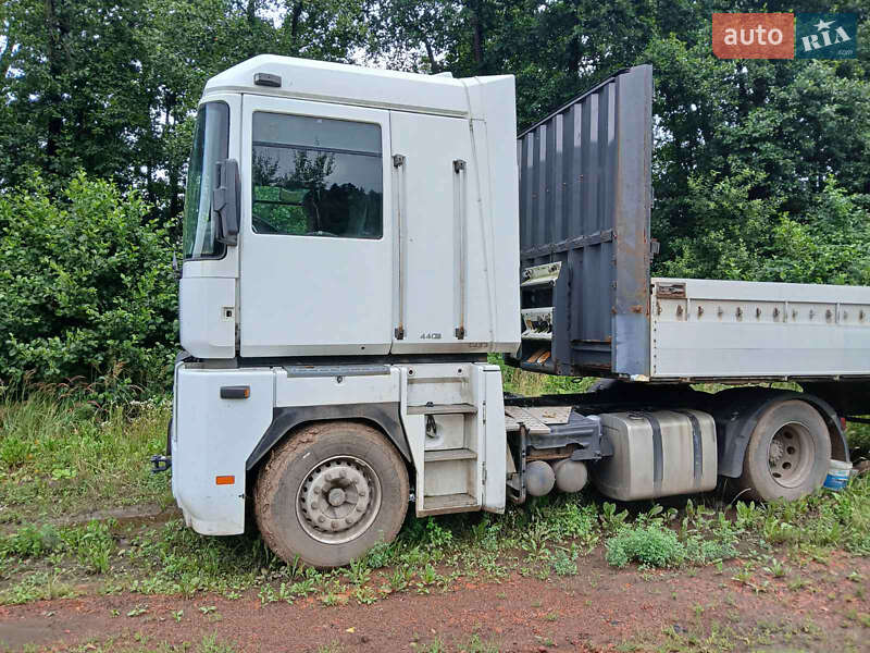 Борт Renault Magnum 2006 в Львові