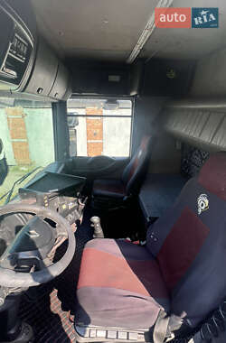 Тягач Renault Magnum 2001 в 