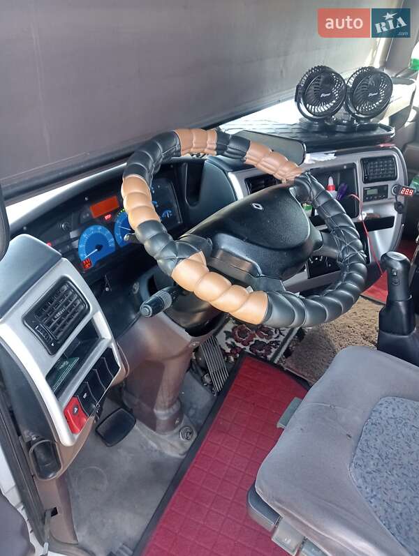 Тягач Renault Magnum 2005 в Кривом Роге
