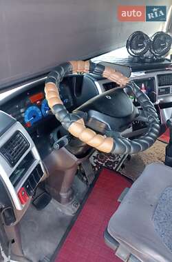 Тягач Renault Magnum 2005 в 