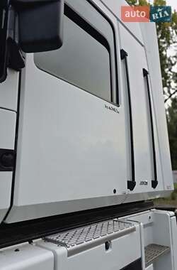 Тягач Renault Magnum 2013 в 