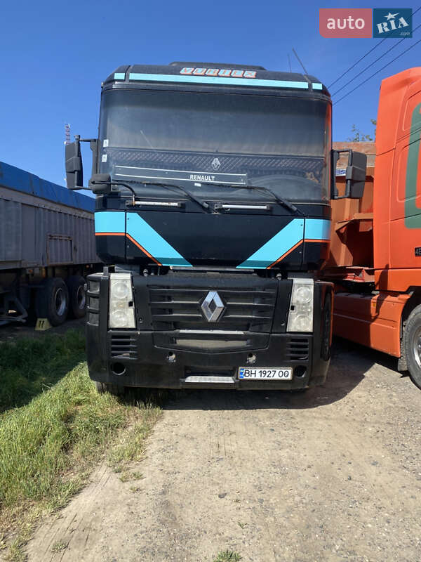 Тягач Renault Magnum 2006 в  фото Тягач Renault Magnum 2006 в