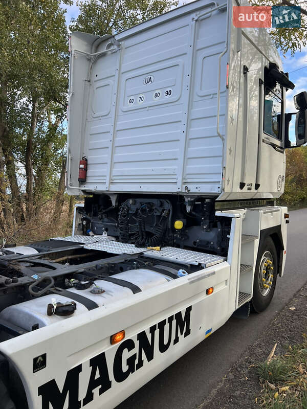 Тягач Renault Magnum 2008 в Черкасах