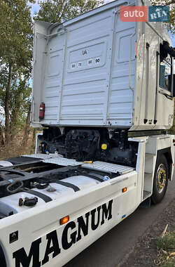 Тягач Renault Magnum 2008 в 