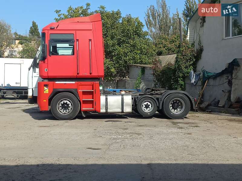 Тягач Renault Magnum 2006 в Одесі