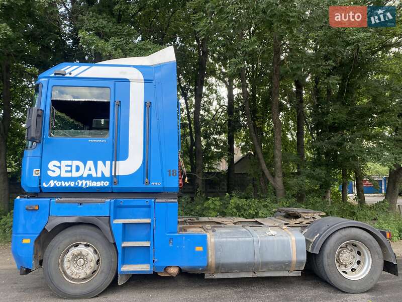Тягач Renault Magnum 2003 в Умани