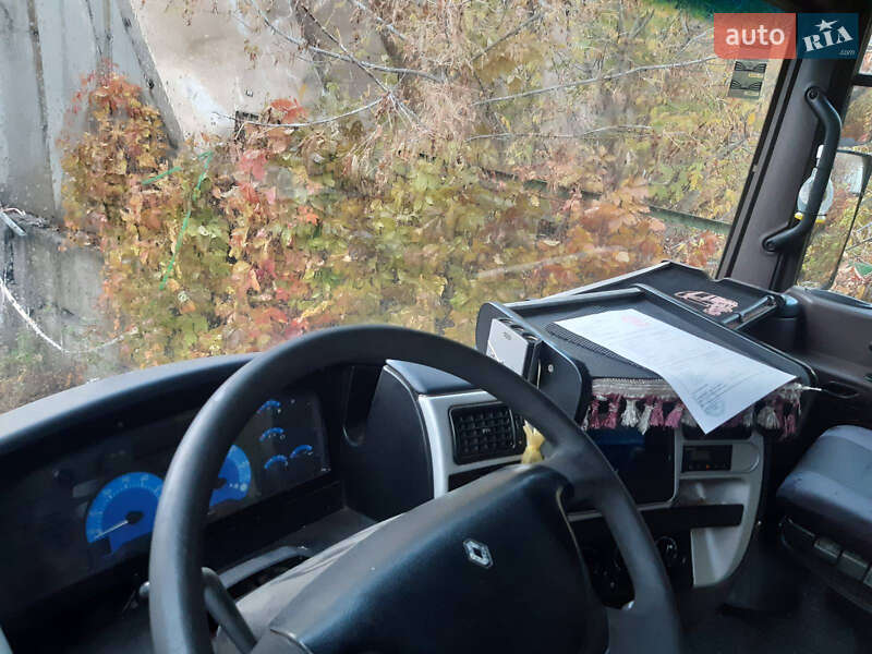 Тягач Renault Magnum 2004 в Києві