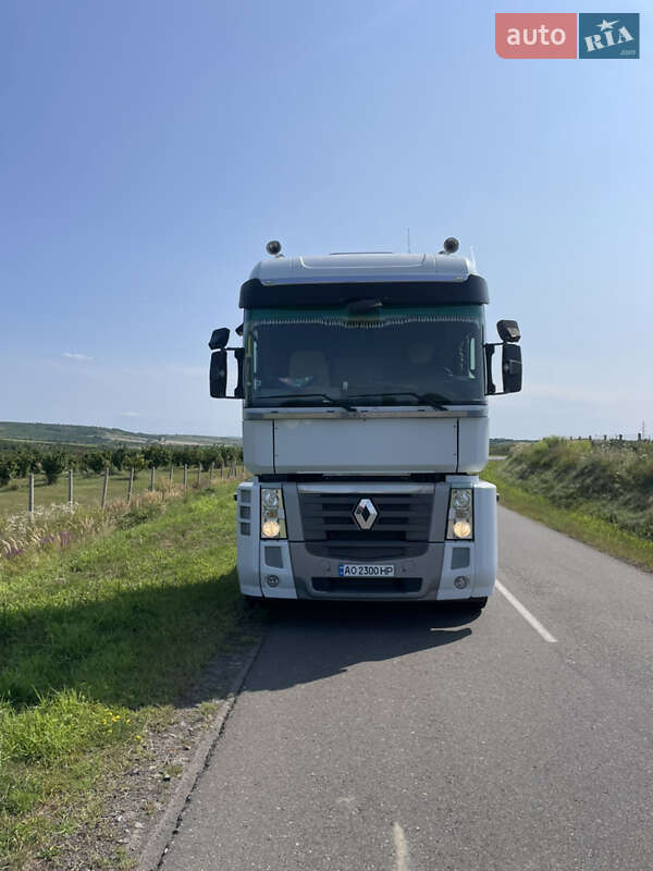 Тягач Renault Magnum 2011 в Иршаве