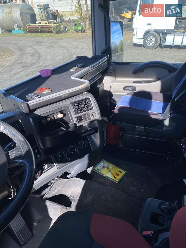 Тягач Renault Magnum 2010 в Переяславі