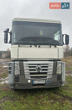 Тягач Renault Magnum 2005 в Сарнах