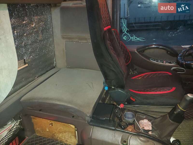 Тягач Renault Magnum 2004 в Новомосковську