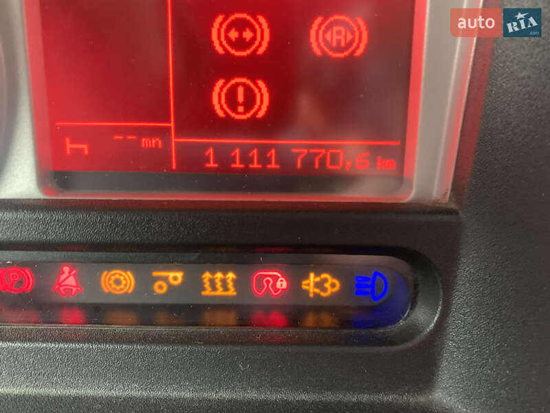 Тягач Renault Magnum 2010 в Чутовому