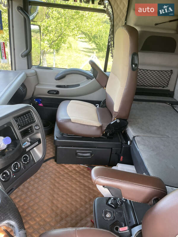 Тягач Renault Magnum 2011 в Іршаві