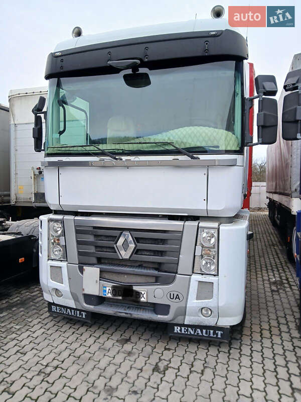 Тягач Renault Magnum 2011 в Мукачевому