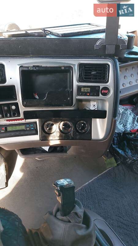 Тягач Renault Magnum 2004 в Киеве