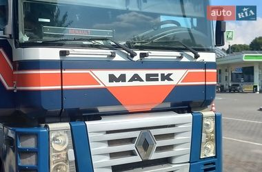 Тягач Renault Magnum 2007 в Новоархангельську