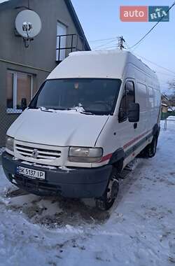 Вантажний фургон Renault Mascott 2001 в Костопілі