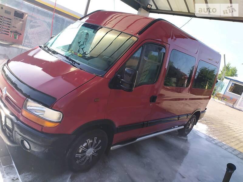 Вантажопасажирський фургон Renault Master 1999 в Чернівцях