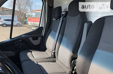 Вантажопасажирський фургон Renault Master 2015 в 