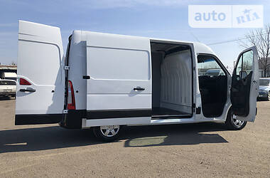 Вантажопасажирський фургон Renault Master 2015 в 