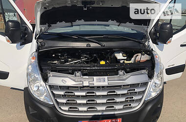 Вантажопасажирський фургон Renault Master 2015 в 