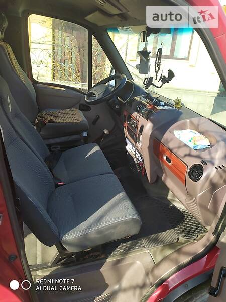 Вантажопасажирський фургон Renault Master 1999 в Чернівцях